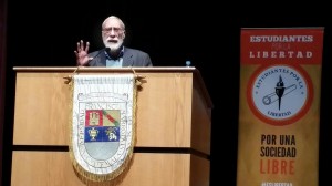 Carlos Sabino, profesor de la UFM y columnista de PanAm Post, consideró que para abordar el problema de la pobreza es necesario un aumento en producción de riqueza.