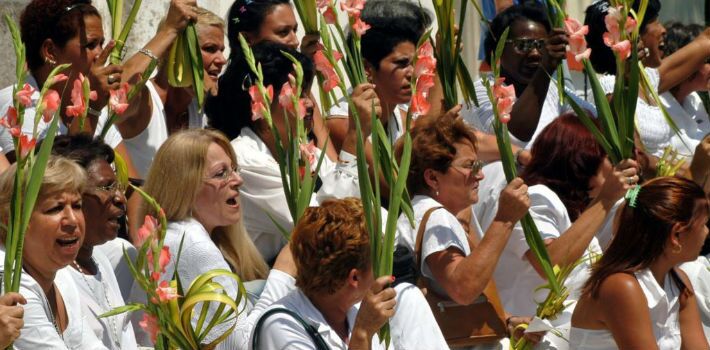 The National Civic Resistance Front has called on all Cubans to support the Ladies in White (Damas de Blanco). (<a href="http://www.martinoticias.com/content/damas-de-blanco--detenciones-santiago-de-cuba-jose-daniel-ferrer-/12438.html" target="_blank">Martí Noticias</a>)