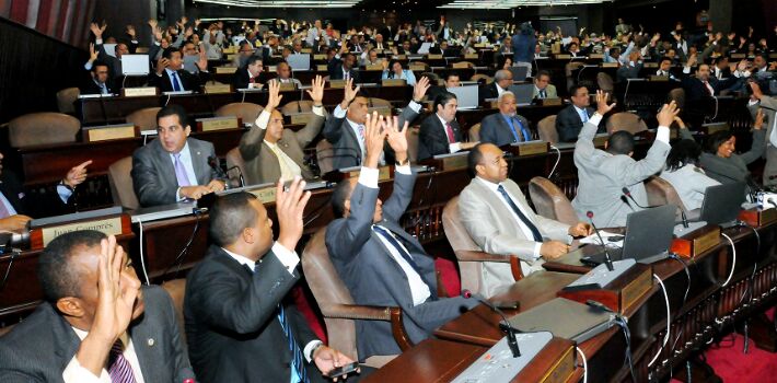 The Dominican Republic's Chamber of Deputies has voted to call a special assembly to amend Article 124 of Constitution to allow presidents to hold office for two consecutive terms.