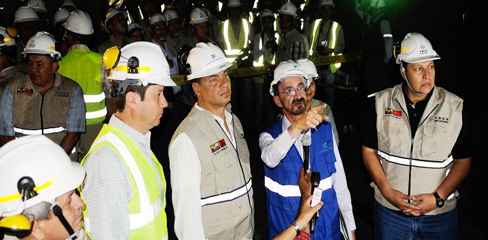 El presidente Rafael Correa admitió que la crisis en Ecuador y la falta de liquidez había generado retrasos en la construcción de las hidroeléctricas. (Ecuadro Times)