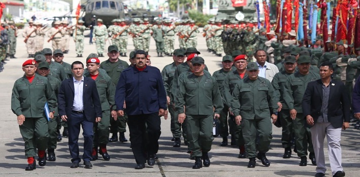El presidente venezolano Nicolás Maduro y las Fuerzas Armadas continúan viendo planes conspirativos por parte de Estados Unidos y no atienden la crisis en el país. 