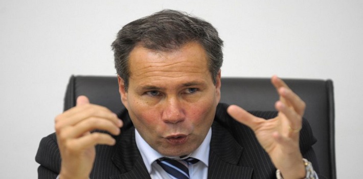 El fiscal Alberto Nisman fue hallado con un tiro en la cabeza dentro del baño de su apartamento en enero de 2015. (T13)