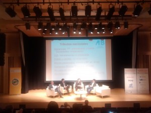 Panelistas disertando sobre el marco legal del bitcoin en la Argentina (PanAm Post)