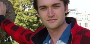 Ulbricht fue condenado a prisión de por vida sin posibilidad de salida por haber creado el sitio web "Silk Road" que subastaba drogas y armas (Motherboard)