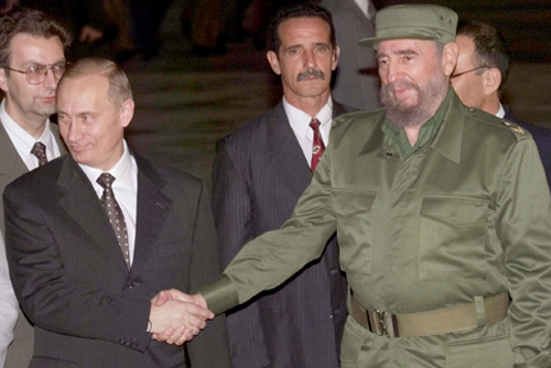 Vladimir Putin visiting Cuba in 2000