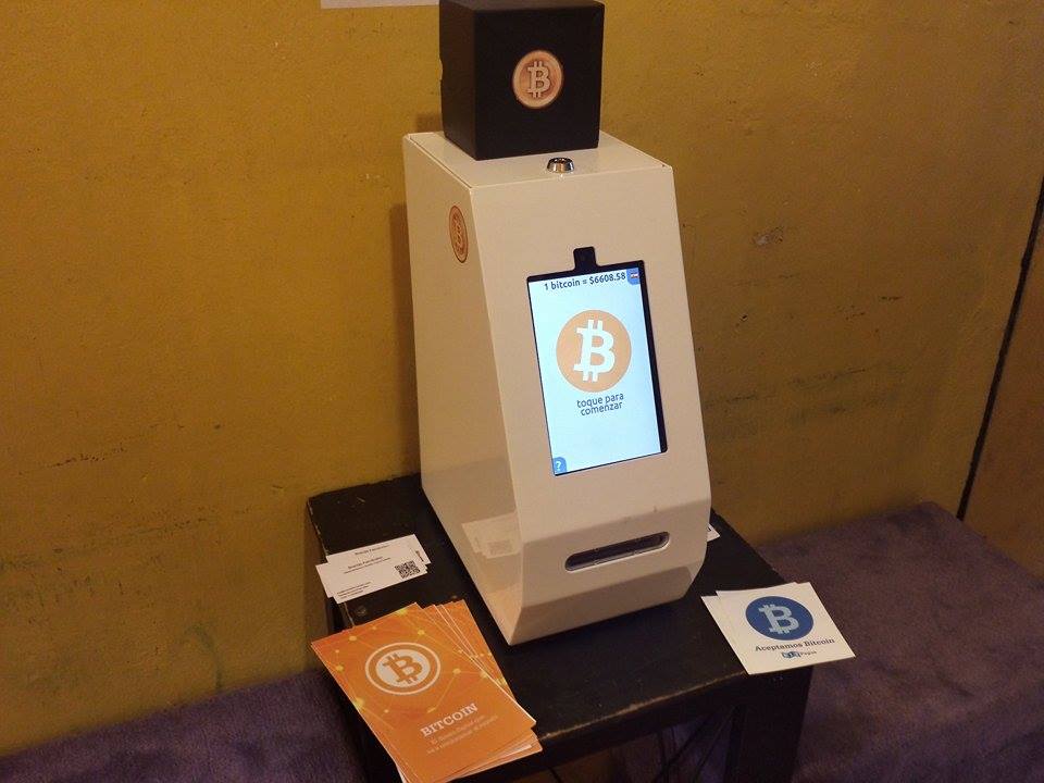 The first bitcoin ATM in Argentina is unidirectional. While one can buy bitcoin, it does not release pesos. (Daniel Alós)