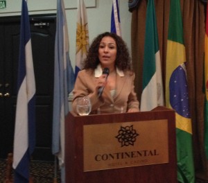 La diputada peruana Cecilia Chacón propuso defender las democracias en Cuba y Venezuela como beneficio para toda la región. (PanAm Post)