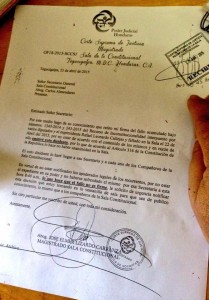 Carta presentada por el Magistrado Elmer Lizardo pidiendo se retire su firma del fallo. (El Heraldo)