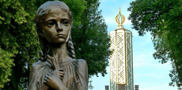 Monumento a las víctimas del Holomodor en Kiev, Ucrania (Dunyayigezmek.com)
