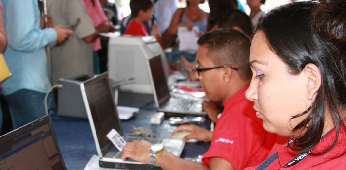 Chavista supporters allegedly set up an illegal ID center to issue fake documents and sway the vote in Mérida.