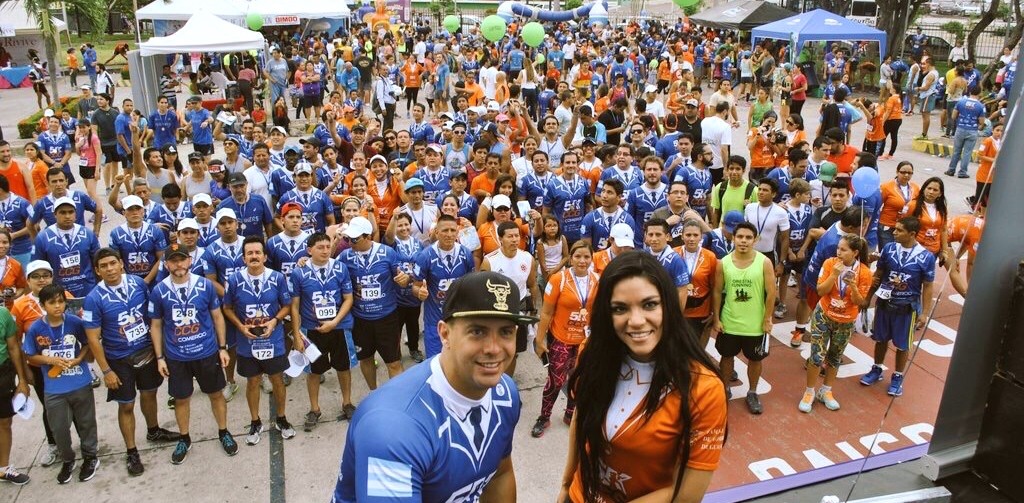 Hundreds gathered to run for freedom and prosperity and against Correa in Guayaquil. 