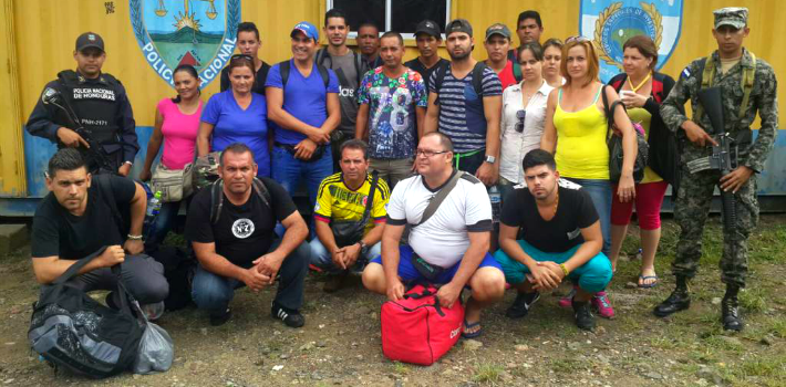 Every week Central American authorities detain hundreds of Cubans en route to the United States. (<a href="http://www.laprensa.hn/sucesos/873819-410/retienen-a-20-cubanos-en-la-frontera-con-guatemala" target="_blank">La Prensa</a>)