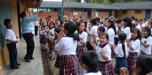 Maestros colombianos señalan que los problemas que arrastran los niños de su entorno no se pueden resolver en las aulas (Ministerio de Educación)