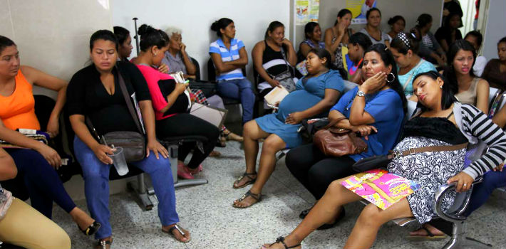 Venezuelan women struggle to find diapers, baby formulas, and now birth control. (<em><a href="http://www.apunto.com.es/la-gran-batalla-de-las-madres-en-venezuela-dar-a-luz/" target="_blank">Apunto</a></em>)