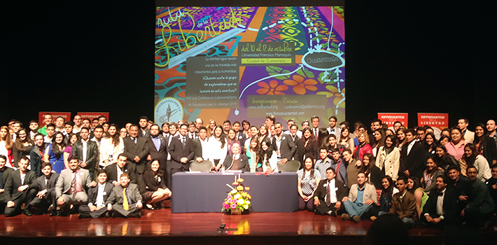 Participants were photographed with Giancarlo Ibárgüen, former dean of Francisco Marroquín University (UFM), upon receiving the 2014 Manuel F. Ayau A Life for Liberty 2014 Prize.