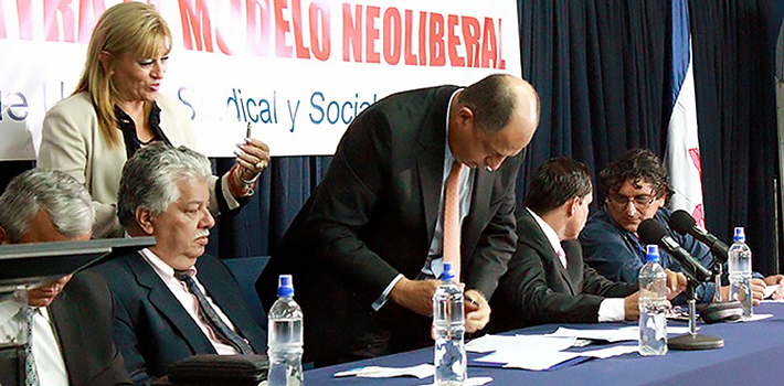 President of Costa Rica Luis Guillermo Solís has allied himself with Chavista political factions.