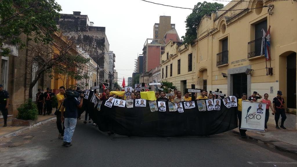 Paraguay narcoestado Periodistas paraguayos marcharon en la capital Asunción pidiendo justicia. (Andrés Colmán)