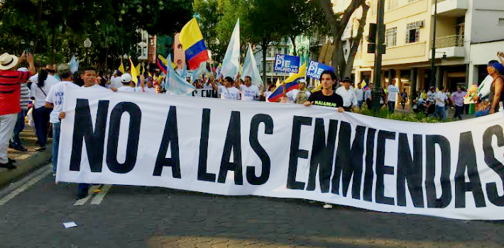 Los ecuatorianos exigen al presidente Rafael Correa que rectifique sobre varias medidas, entre las  que se encuentran las enmiendas constitucionales. (PanAm Post)