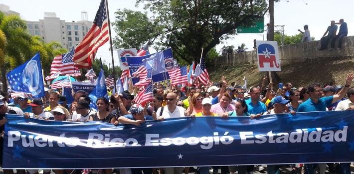 Marcha de puertorriqueños solicitando la anexión a EE.UU. en 2014 (Tribuna PR)