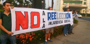 Activists gathered in San Pedro Sula on Sunday to protest against the Supreme Court's decision to legalize presidential reelection. 