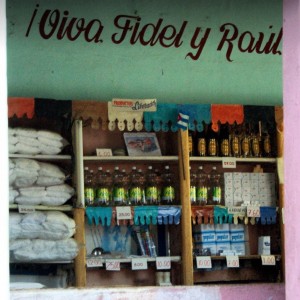 Tienda estatal donde los cubanos pueden adquirir productos en CUP. (Yusnaby Pérez)