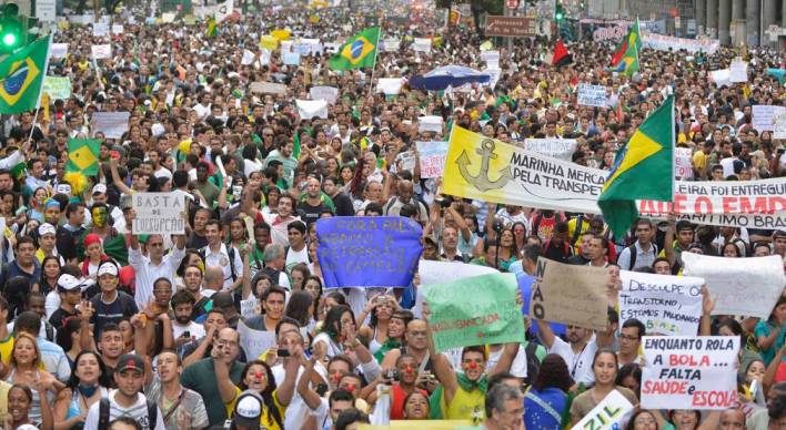 El domingo hubo centenares de protestas en Brasil por el caso "Lava Jato" (OrigeNoticias)