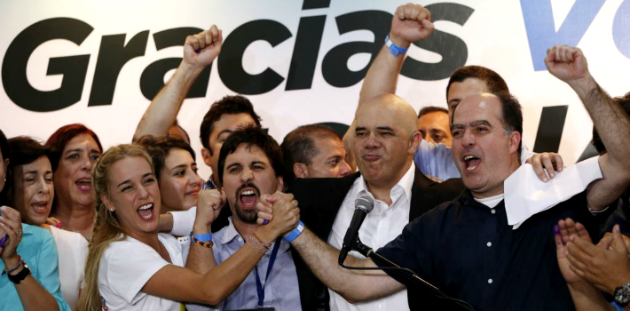 Desde la misma noche del domingo 6 de diciembre la oposición venezolana celebró la victoria obtenida en los comicios parlamentarios. (Voanoticias.com)