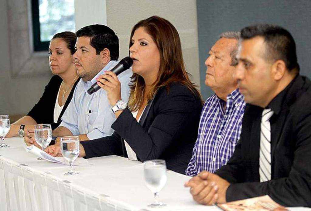 The judiciary of Honduras has granted Vice President of Congress Lena Gutiérrez (pictured) and her family dubious legal benefits. (<em><a href="http://www.laprensa.hn/honduras/851251-410/asj-muestra-irregularidades-de-astropharma-en-informes" target="_blank">La Prensa</a></em>)La Vicepresidenta del Congreso Nacional y su familia tienen actualmente medidas sustitutivas de prisión dadas de forma dudosa por parte del Juez natural. (La Prensa)