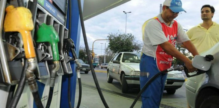 El Ministro de Energía argentino no descarta un nuevo aumento de la nafta en este año (El Tribuno)
