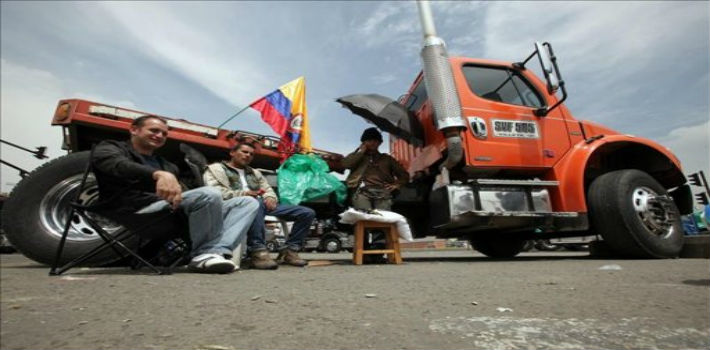 Las protestas han generado caos en Colombia por el bloqueo de las vías que asilan a algunas poblaciones (Paro Camionero)