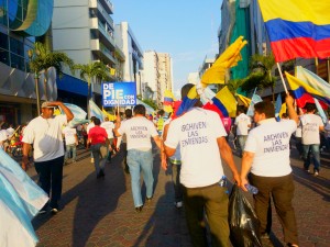 In Guayaquil, demonstrators focused their discontent on the PAIS Alliance's proposed constitutional amendments. 