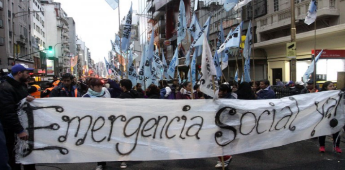 Los accesos a la ciudad de Buenos Aires fueron cerrados por durante toda la mañana de este martes 31 de mayo por miembros de la organización Barrios de Pié (Infobae)