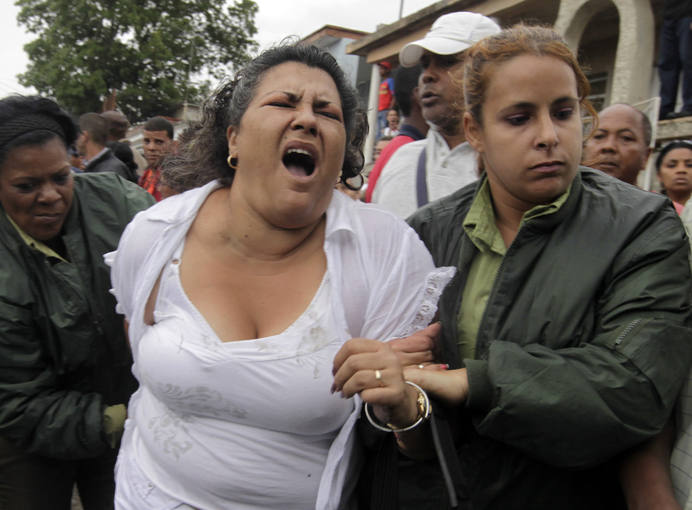 Dama de blanco es reprimida por protestar en La Habana