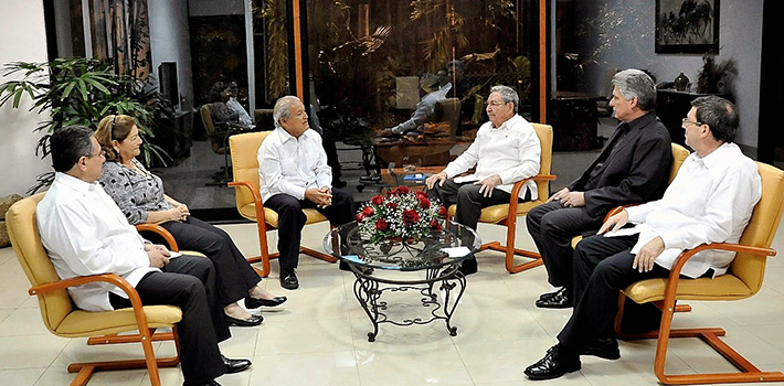 El presidente electo de El Salvador, Salvador Sánchez Cerén se juntó con el dictador Castro. Foto: Estudio Revolución