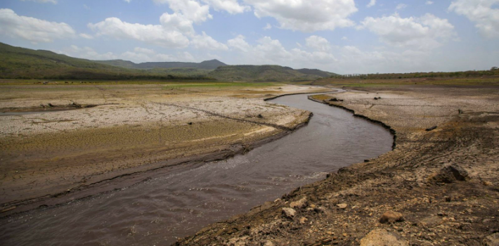 Los chinandeganos en la zona sur se resisten a creer que el río fronterizo El Guasaule esté completamente seco, que solo piedras destaquen en su cauce. (cb24)