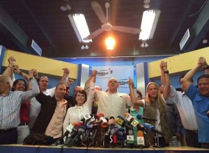 Lilian Tintori, esposa del lider opositor encarcelado Leopoldo López, explicó que la situación del exalcalde de San Cristóbal Daniel Ceballos es muy grave y exigió el traslado (Lilian Tintori)
