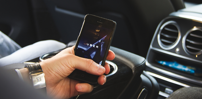 Uber prometió pagar las multas de los conductores que usen la aplicaión (Xataca)