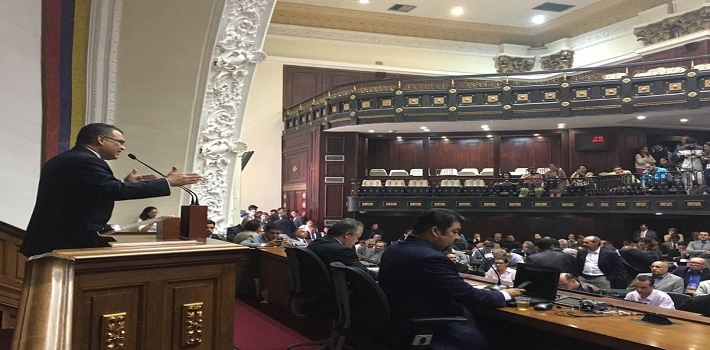 El presidente de la Asamblea Nacional, Henry Ramos Allup, dio por abierto el debate que tiene como punto único "la restitución del orden constitucional y la democracia", y que incluye la posibilidad de abrir un "juicio político" contra Maduro (El Universal)