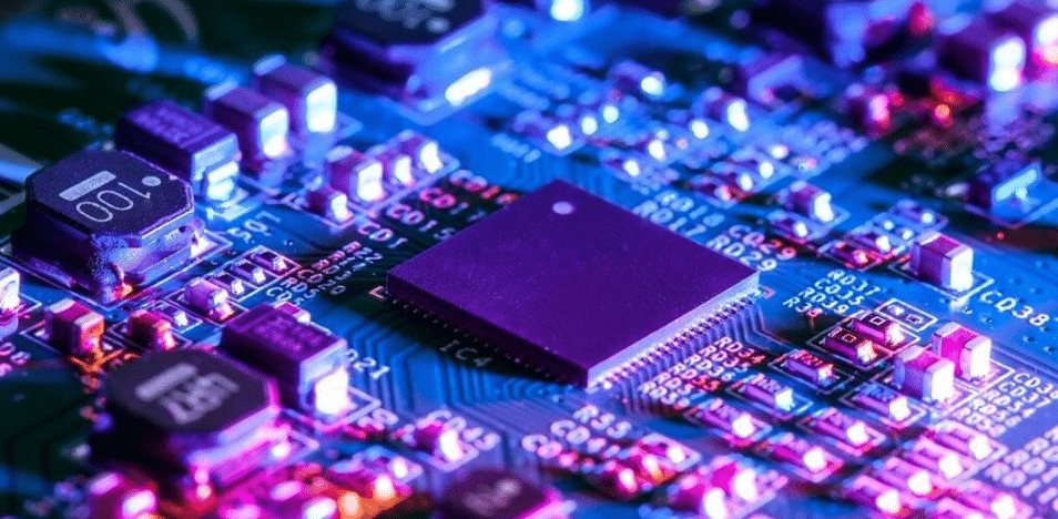 ¿Por qué hay escasez de chips semiconductores y qué significa para la economía de EEUU?