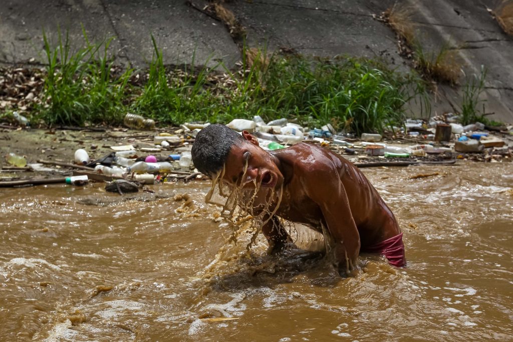 aguas negras, Drenaje, Comida, Sobreviviendo en Venezuela