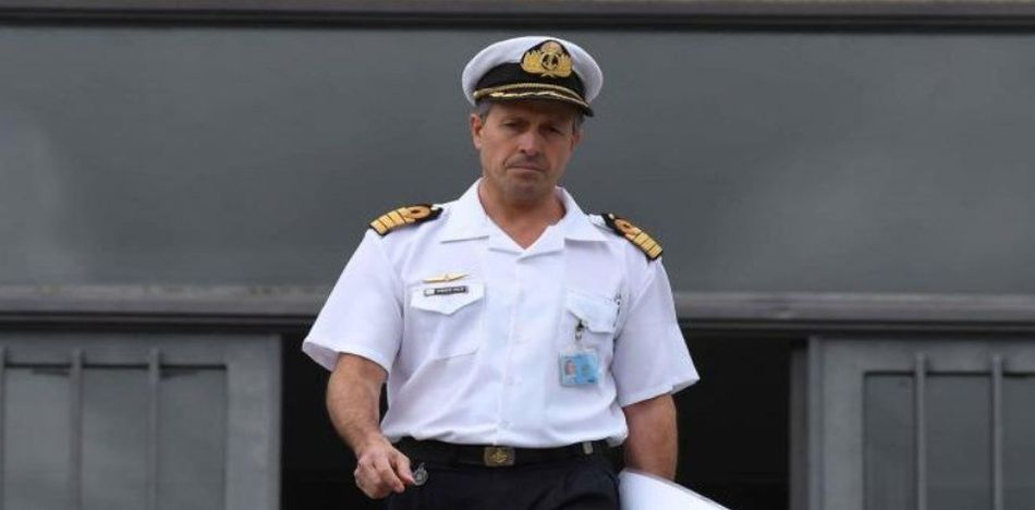 El vocero de la Armada, Enrique Balbi, que hasta el momento no pudo dar buenas noticias. (Twitter)