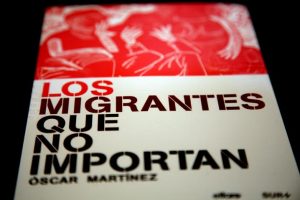 Los migrantes que no importan es uno de los libros publicados por Martínez. (Twitter)