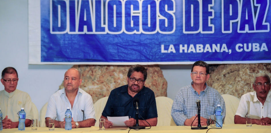 La renegociación del acuerdo entre el Gobierno y la guerrilla de las FARC ha generado incertidumbre entre los colombianos (YouTube)