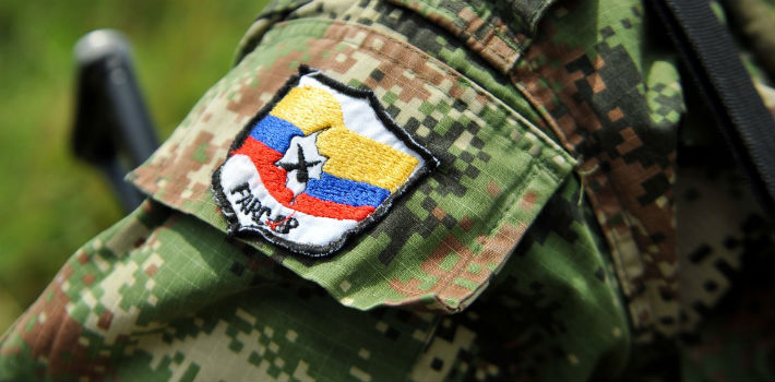Las FARC se reunieron hace unos días en la zona desde la cual se hace la denuncia para determinar si respaldaban el acuerdo o no (YouTube)