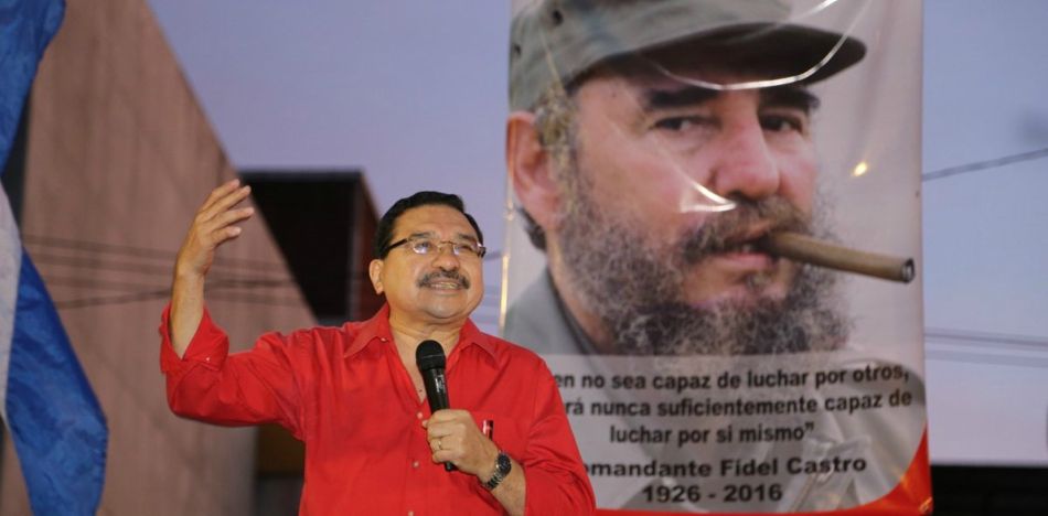 El partido de izquierda en El Salvador rindió homenaje a Castro. (Twitter)