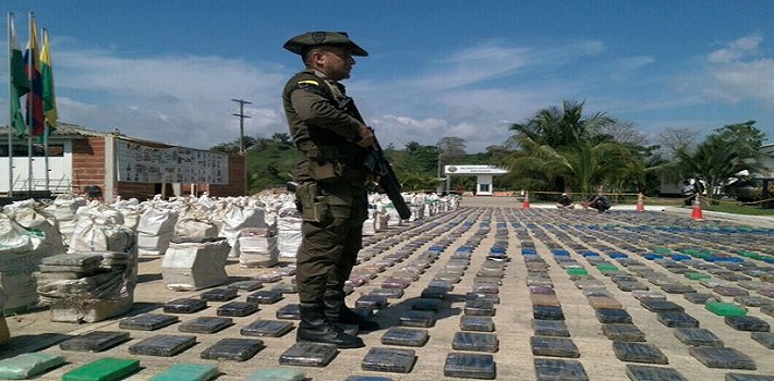 Las autoridades colombianas anunciaron que el cargamento de drogas del Clán Úsuga estaba empaquetado en (Twitter)