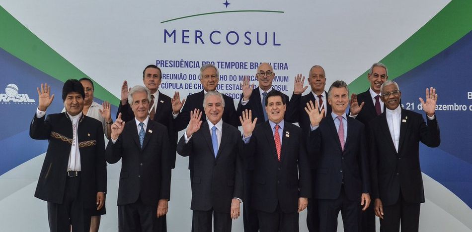 El presidente Macri junto a los representantes del Mercosur en Brasilia. (Twitter)