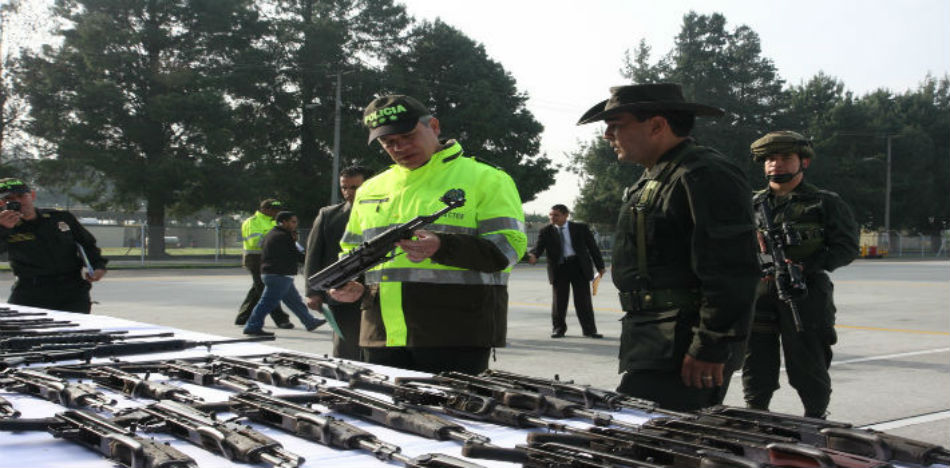 Policía Nacional de Colombia incauta armamento de bandas criminales (Flickr) 