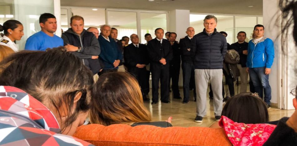 El presidente Macri estuvo reunido hoy con los familiares de la tripulación. (Twitter)