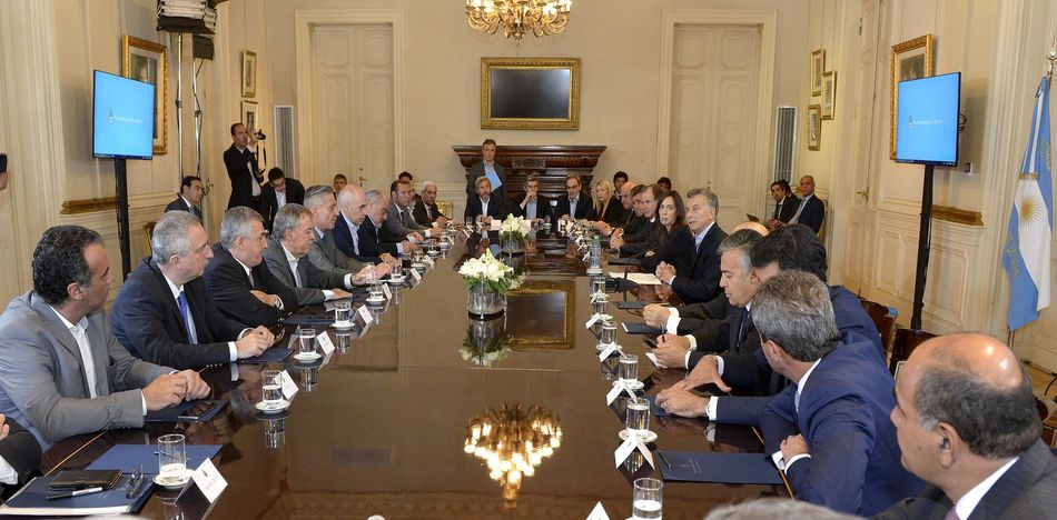 El presidente argentino difundió las imágenes de la reunión en redes sociales. (Twitter)
